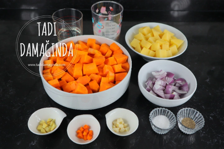 Vegan Sütlü Bal Kabağı Çorbası