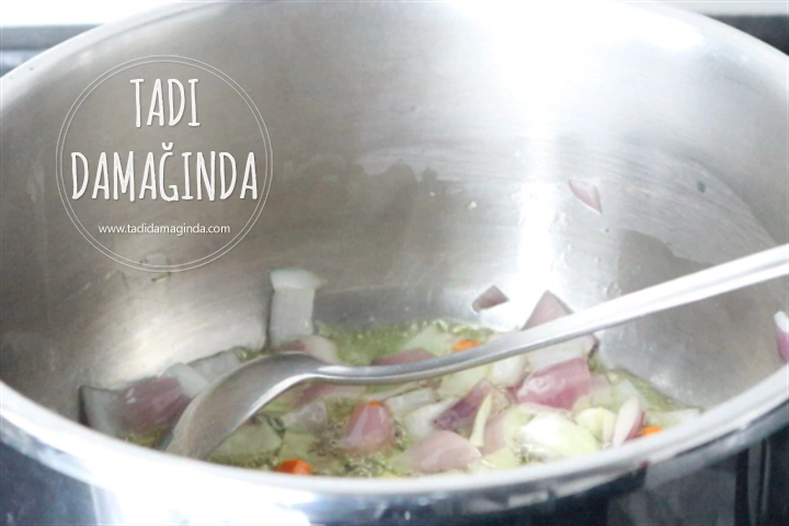 Vegan Sütlü Bal Kabağı Çorbası