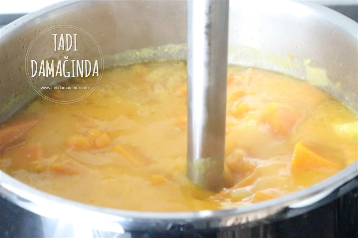 Vegan Sütlü Bal Kabağı Çorbası