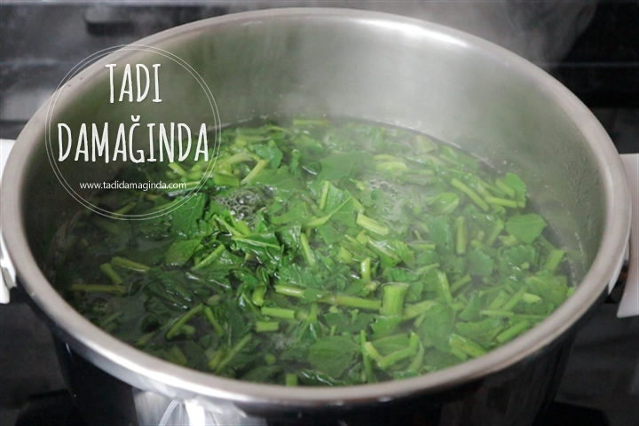 Hardal Otu Salatası (Mezesi)