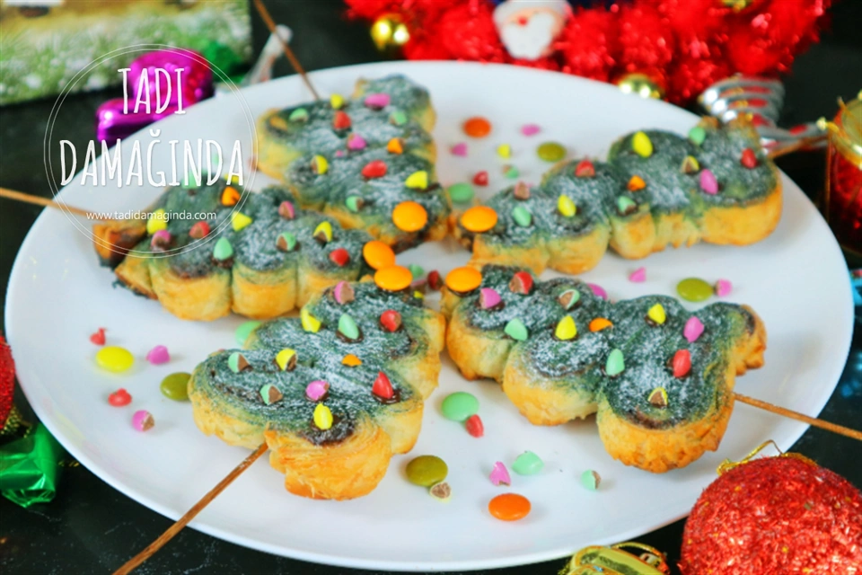 Çikolatalı Milföyden Çam Ağacı