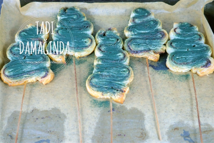 Çikolatalı Milföyden Çam Ağacı