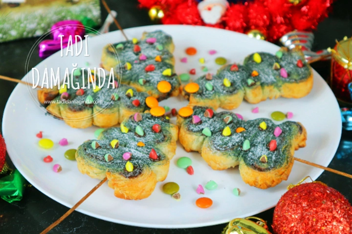 Çikolatalı Milföyden Çam Ağacı