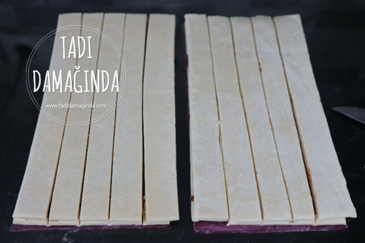 Çikolatalı Milföyden Çam Ağacı