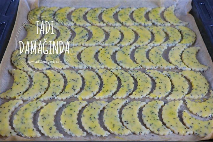 Çörek Otlu Ay Kurabiye