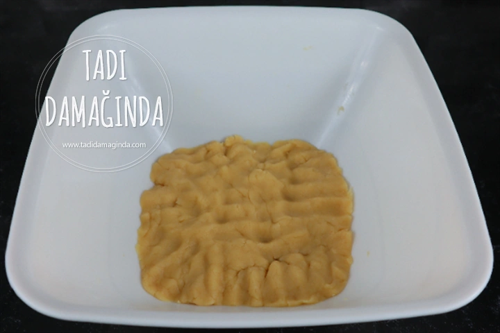 Çörek Otlu Ay Kurabiye