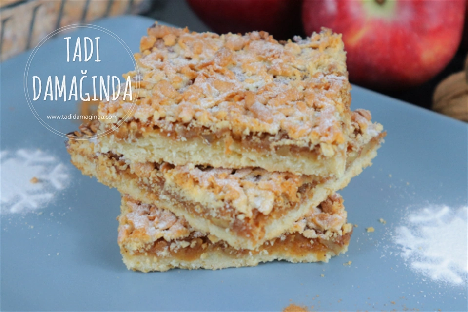 Borcamda Pratik Kıyır Kıyır Elmalı Kurabiye