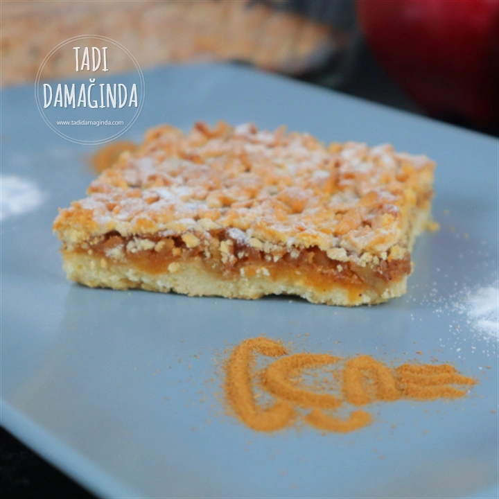 Borcamda Pratik Kıyır Kıyır Elmalı Kurabiye