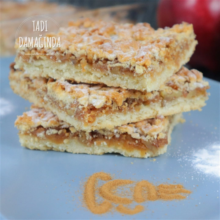 Borcamda Pratik Kıyır Kıyır Elmalı Kurabiye
