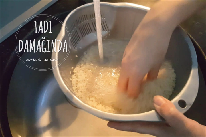 Tane Tane Pirinç Pilavı