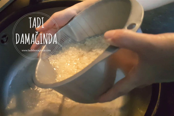 Tane Tane Pirinç Pilavı