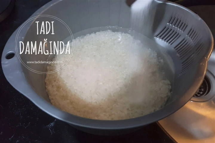 Tane Tane Pirinç Pilavı