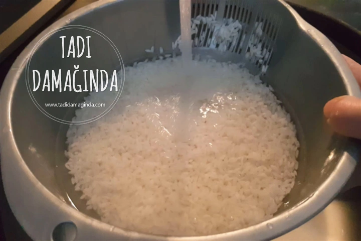 Tane Tane Pirinç Pilavı