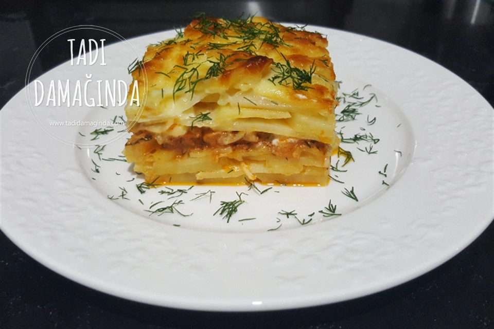 Fırında Tavuklu Kremalı Patates