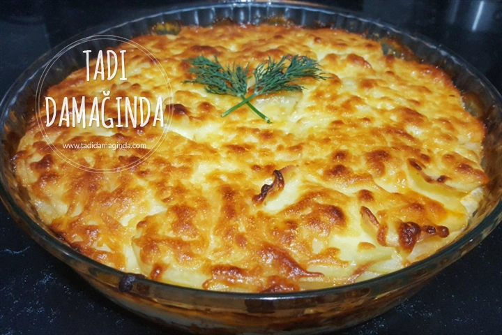 Fırında Tavuklu Kremalı Patates