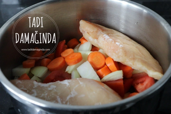 Sebzeli Tavuk Çorbası