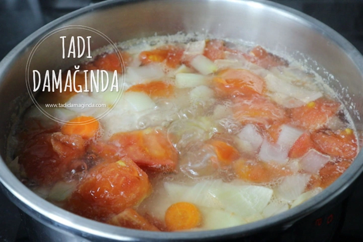 Sebzeli Tavuk Çorbası