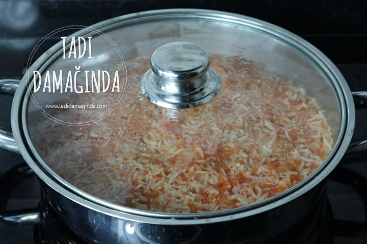 Domatesli Pirinç Pilavı