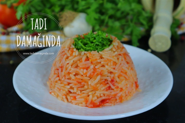 Domatesli Pirinç Pilavı