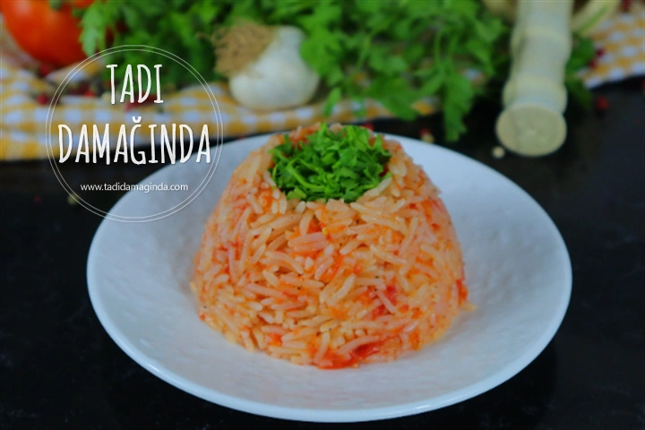 Domatesli Pirinç Pilavı