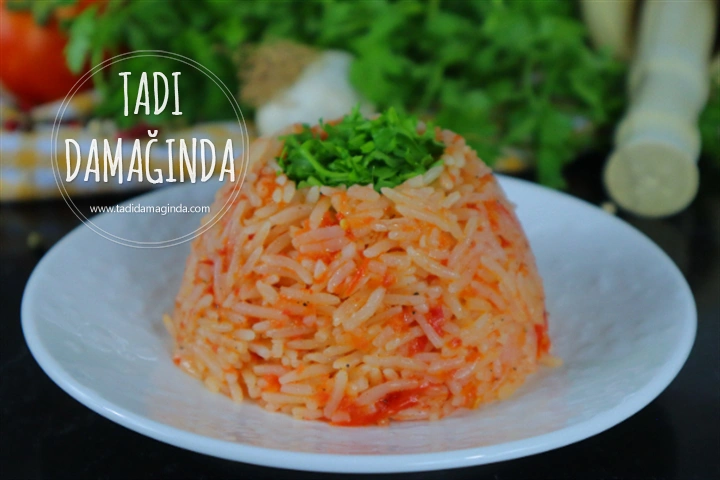 Domatesli Pirinç Pilavı