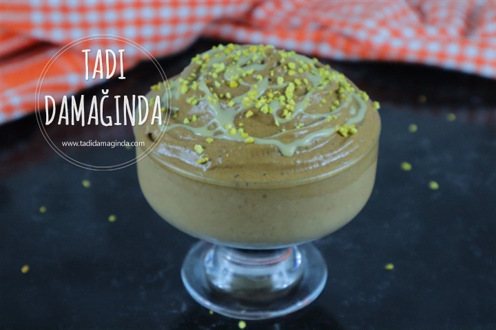 Kakaolu Antep Fıstıklı Muz Dondurması