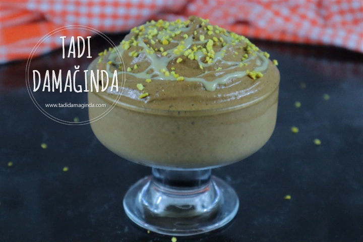 Kakaolu Antep Fıstıklı Muz Dondurması