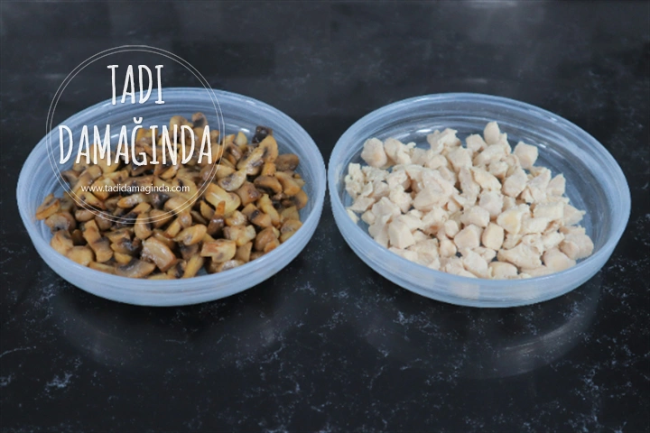 Avokadolu Mantarlı Tavuk Salatası