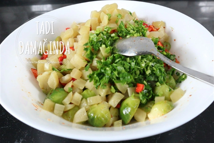 Brüksel Lahanası Salatası