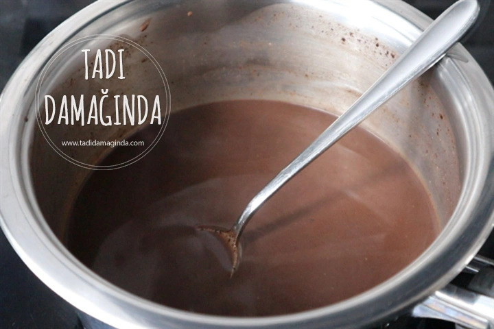 Tarçınlı Sıcak Çikolata