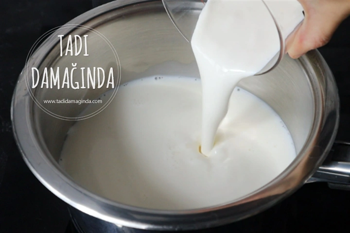 Fransız Usulü Sıcak Çikolata