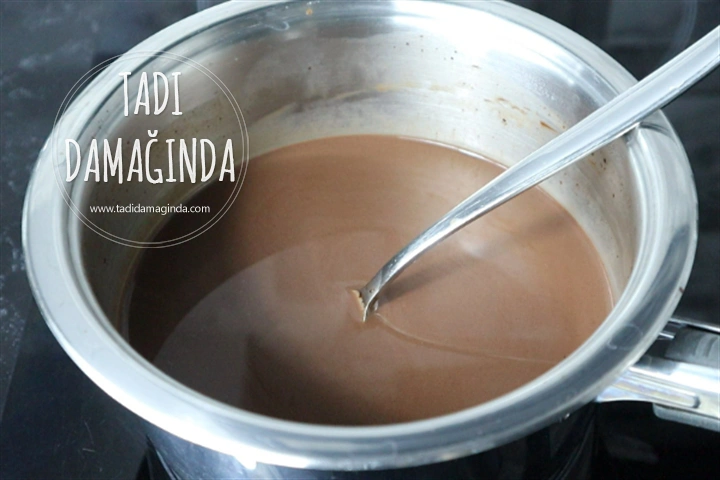 Fransız Usulü Sıcak Çikolata