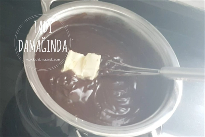 Bol Çikolatalı Kesme Puding (Glütensiz Yumurtasız)