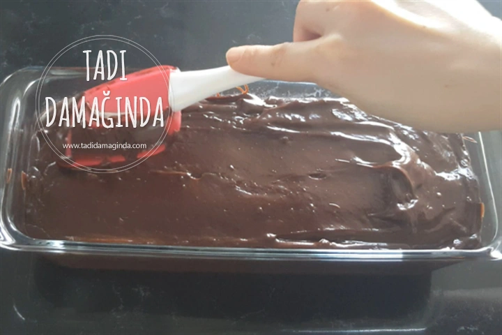 Bol Çikolatalı Kesme Puding (Glütensiz Yumurtasız)