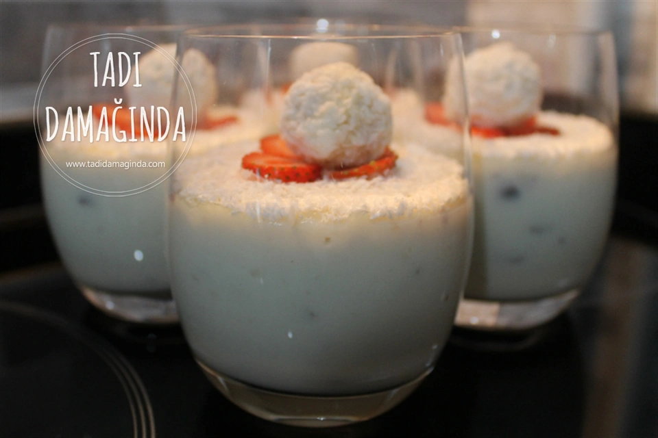 Bademli Hindistan Cevizli Muhallebi (Glütensiz Yumurtasız)