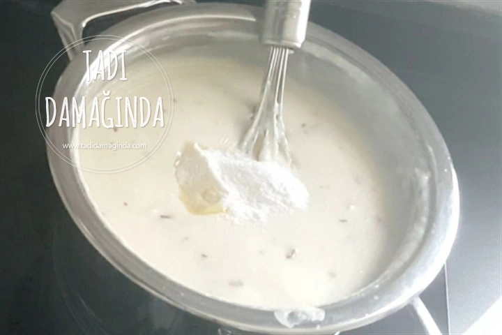 Bademli Hindistan Cevizli Muhallebi (Glütensiz Yumurtasız)