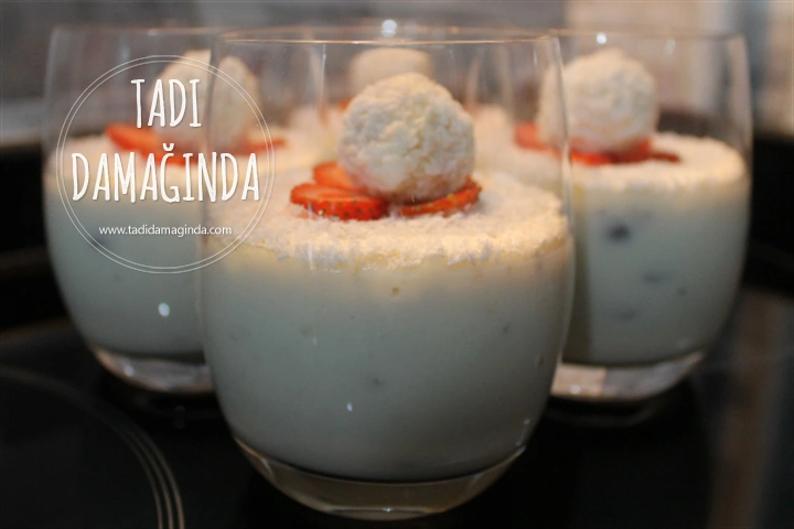 Bademli Hindistan Cevizli Muhallebi (Glütensiz Yumurtasız)