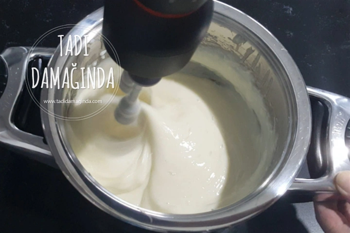 Çilekli Jöleli Muhallebi