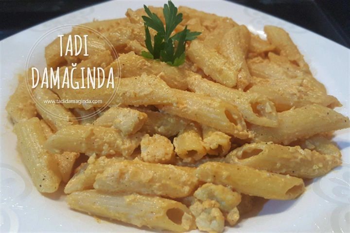 Labneli Körili Tavuklu Makarna