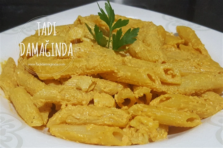 Labneli Körili Tavuklu Makarna