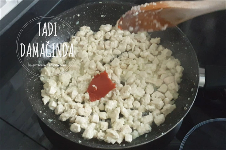 Labneli Körili Tavuklu Makarna