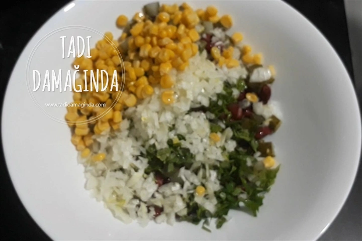 Meksika Fasulyesi Salatası