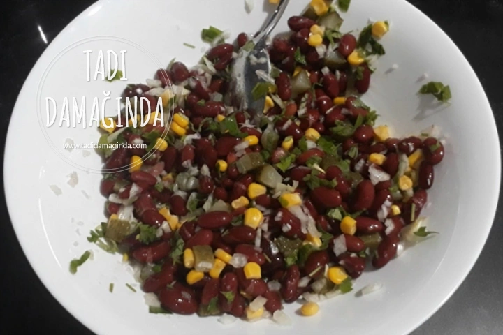 Meksika Fasulyesi Salatası