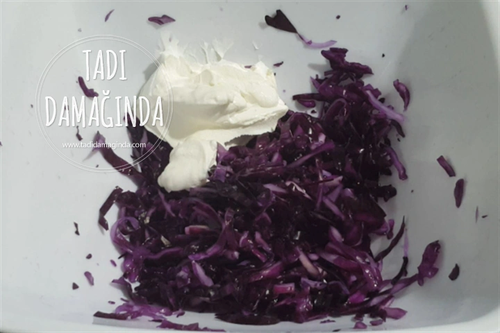 Mor Lahana Mezesi (Pişirmeden)