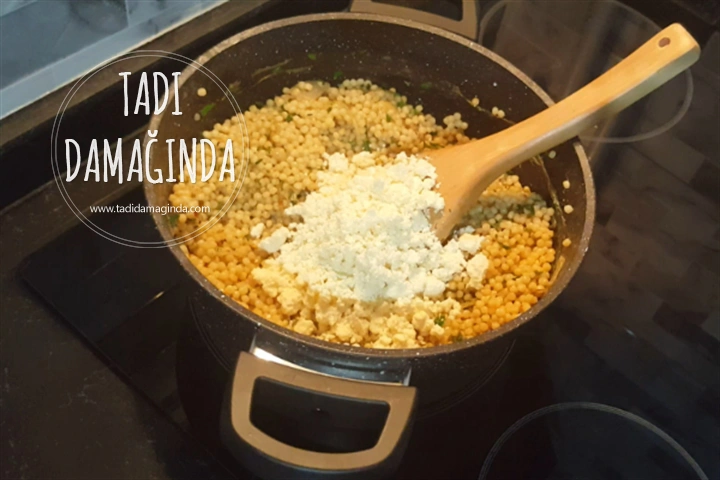 Otlu ve Tulum Peynirli Kuskus