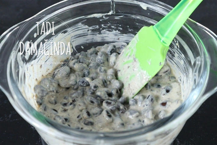 Tahin Soslu Siyah Fasulye Piyazı