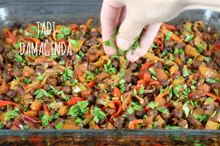 Fırında Siyah Nohut Yemeği (Nohut Tava)