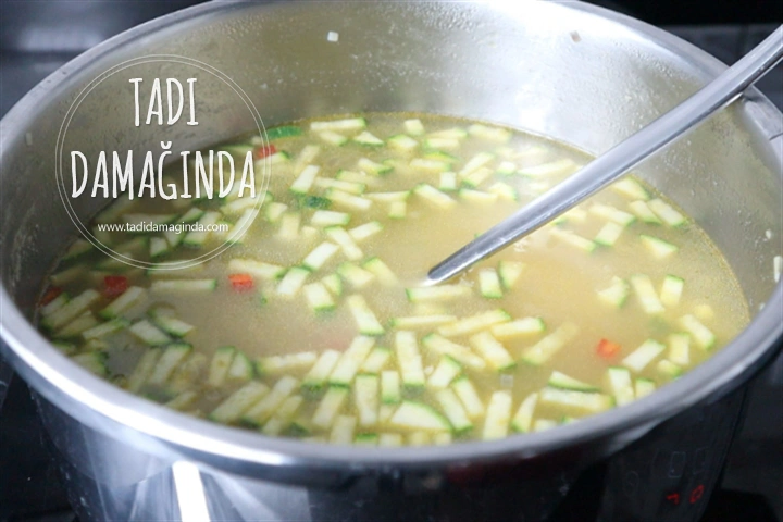 Taneli Sebze Çorbası