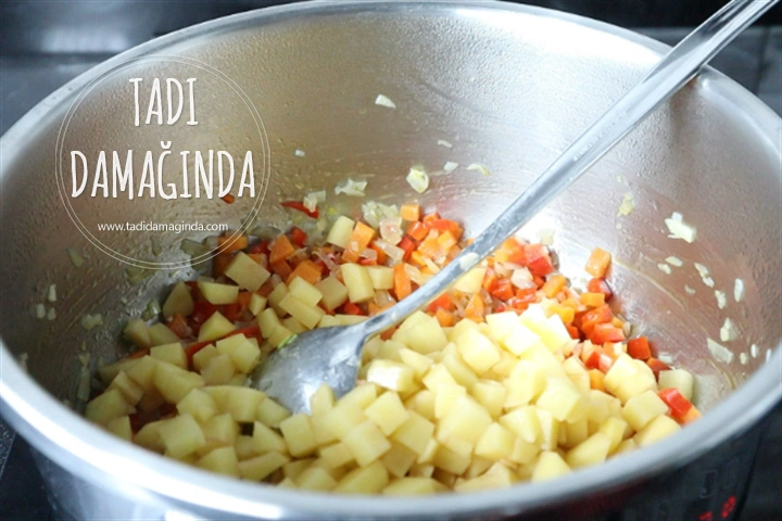 Taneli Sebze Çorbası