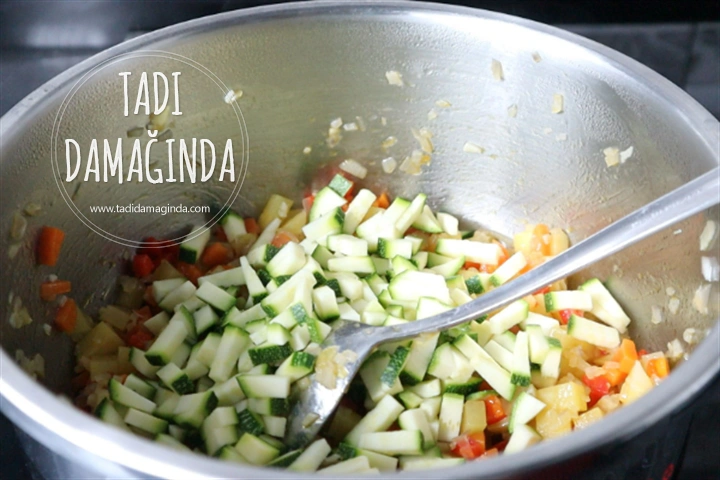 Taneli Sebze Çorbası